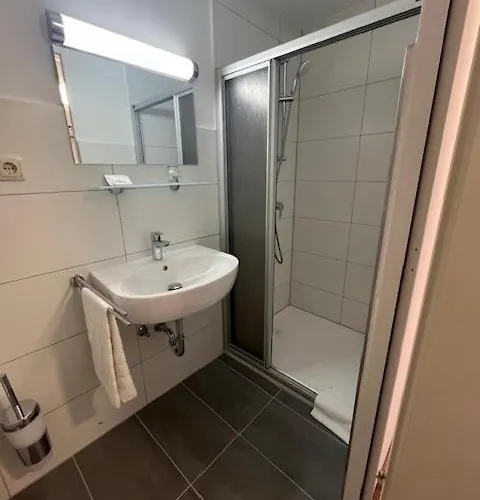 Post 15 Szálloda Braunau am Inn