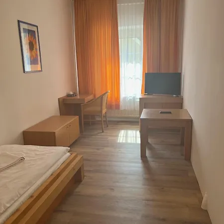 Post 15 Hotel 2*